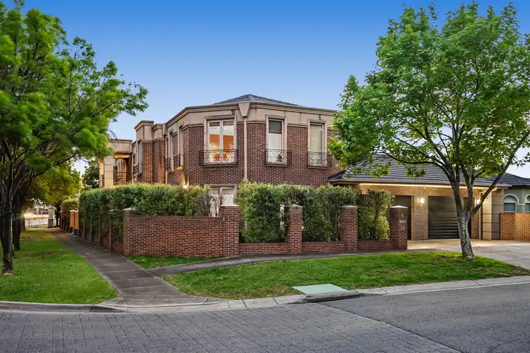 1 Sovereign Way, Hillside VIC 3037