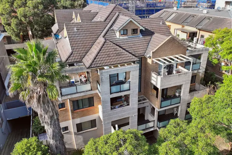 16/76-78 Courallie Avenue