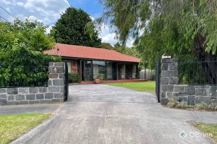 4 Devon Court, Bonbeach VIC 3196