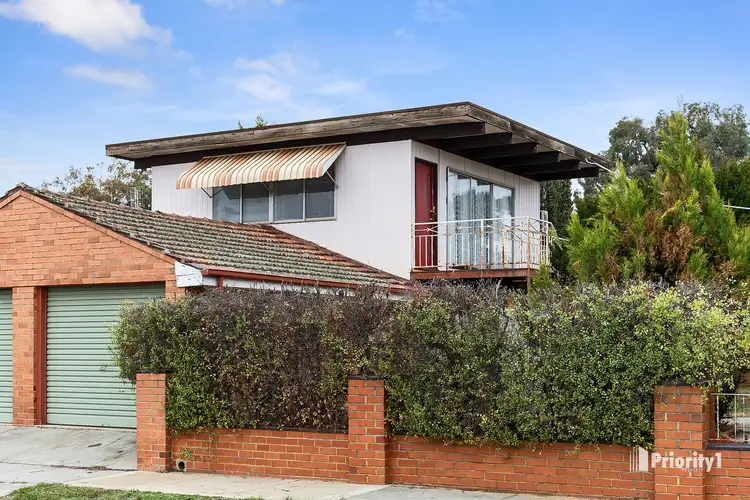 8A Putnam Avenue, Strathdale VIC 3550
