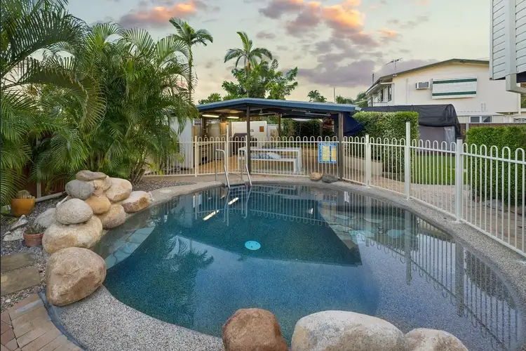 2 Banora Court, Mount Louisa QLD 4814