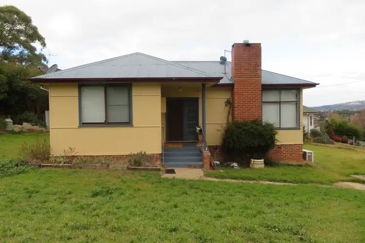 2 Henderson Street, West Bathurst NSW 2795