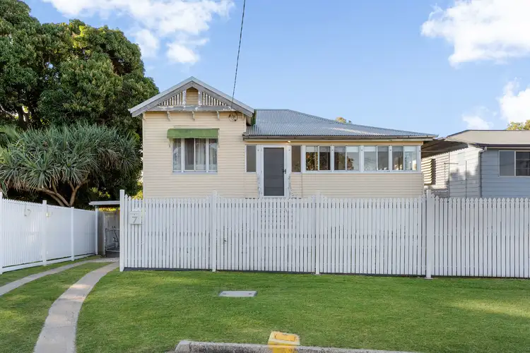 7 Brown Street, Berserker QLD 4701