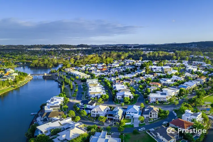 1 Moyenne Crescent, Varsity Lakes QLD 4227