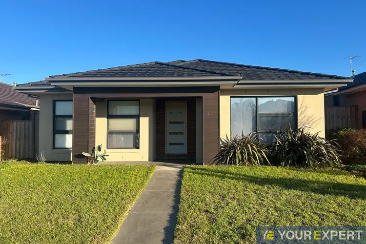 4 Enchantment Way, Clyde VIC 3978
