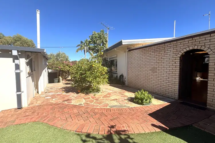 1 Hammond Street