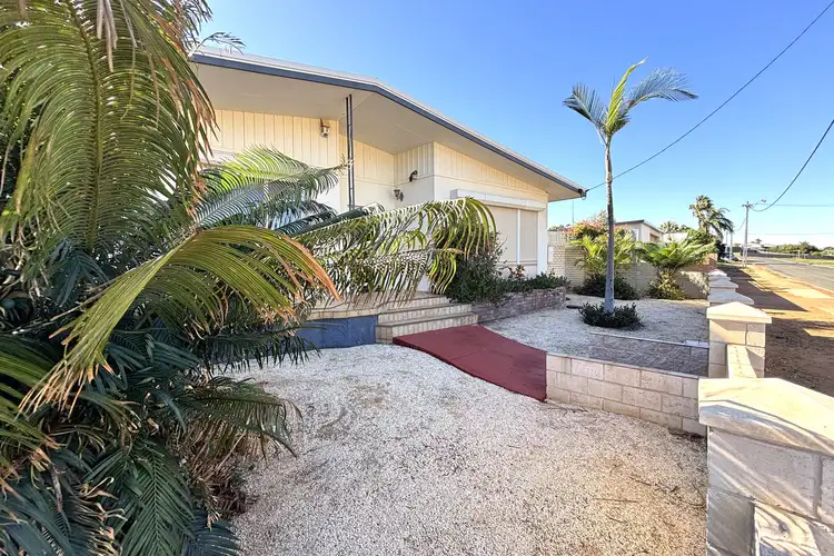 1 Hammond Street, South Carnarvon WA 6701