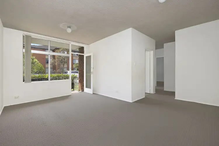 Main view of Homely unit listing, 4/35 Mascot Drive, Eastlakes NSW 2018
