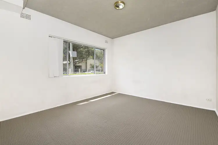 Third view of Homely unit listing, 4/35 Mascot Drive, Eastlakes NSW 2018