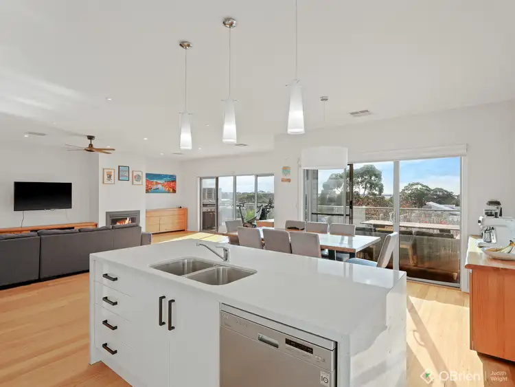 18 Water View Rise, Cowes VIC 3922