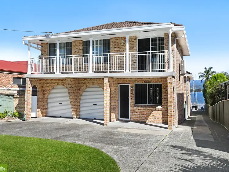 2/31 The Boulevarde, Oak Flats NSW 2529