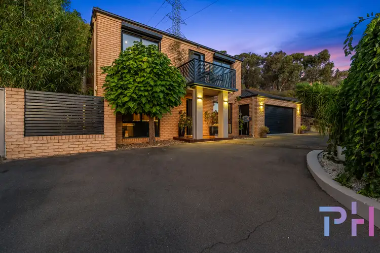 4 Derby Grove, Flora Hill VIC 3550