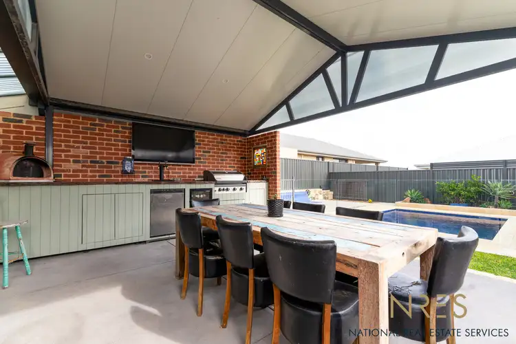 24 Lunghi Way