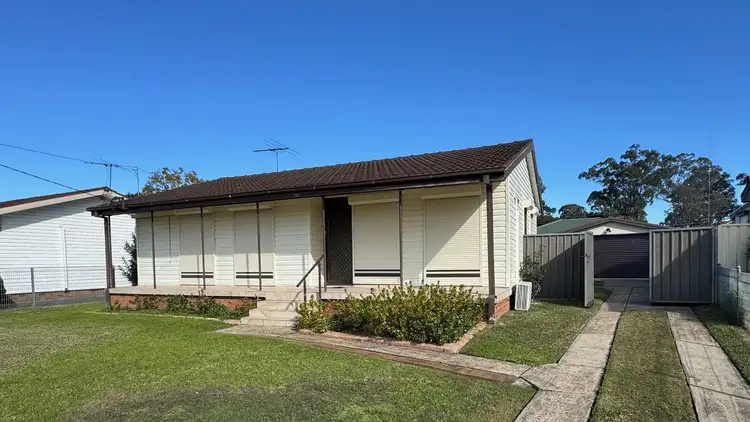 34 Melanesia Avenue, Lethbridge Park NSW 2770