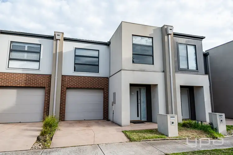 18 Amaroo Walk, Werribee VIC 3030