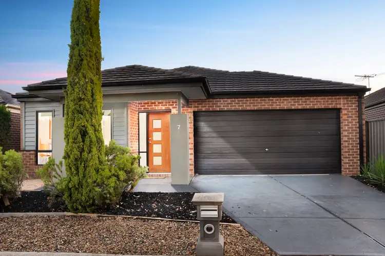 7 Holloway Street, Manor Lakes VIC 3024