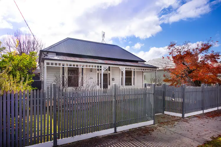 6 Rowcliffe Street, Quarry Hill VIC 3550