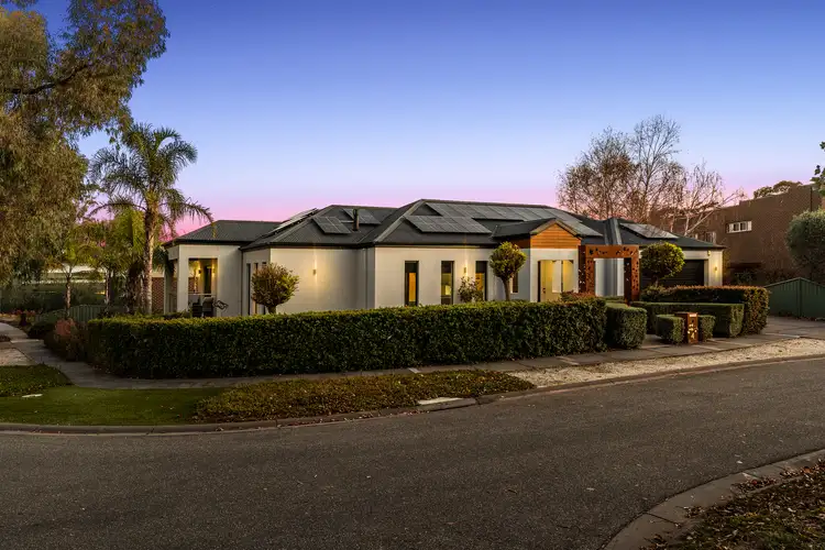 4 Elwood Drive, Strathdale VIC 3550