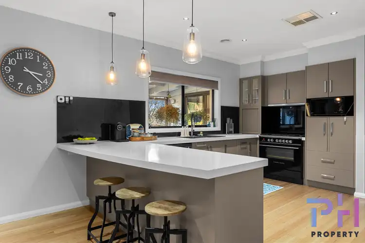 Fifth view of Homely house listing, 4 Elwood Drive, Strathdale VIC 3550