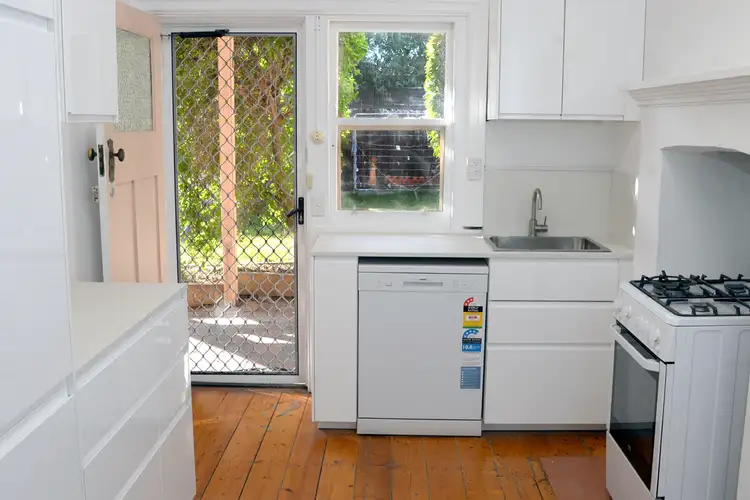 2/94 Beach Road, Sandringham VIC 3191