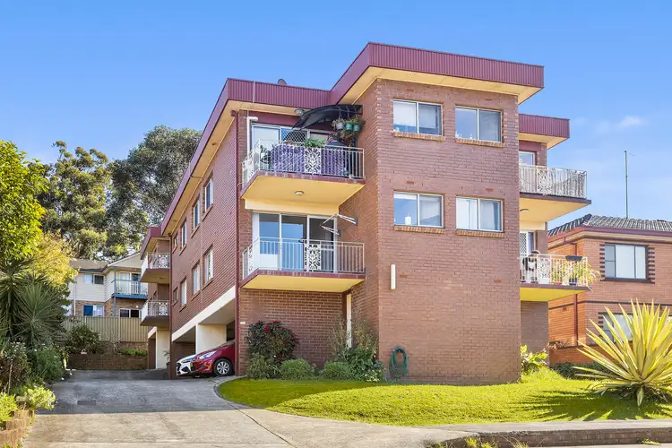 7/8 Myrtle Street, Coniston NSW 2500