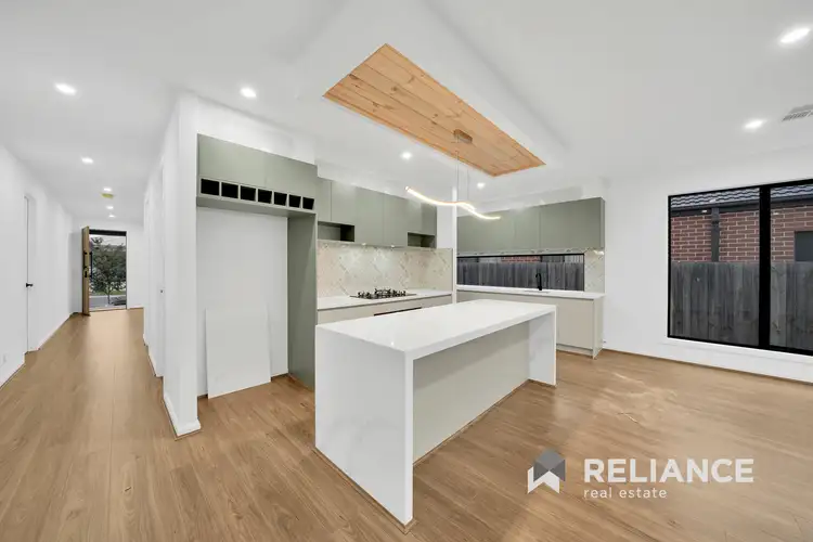 4 Lynton Street, Melton South VIC 3338