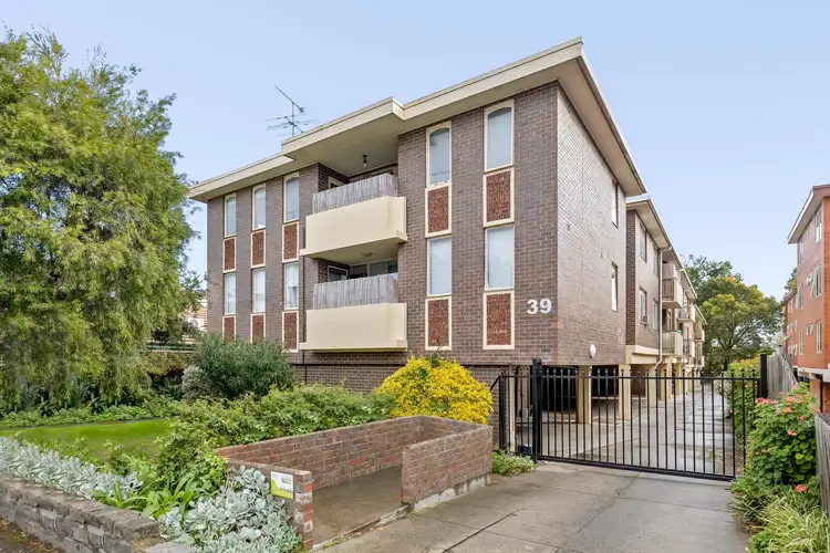 6/39 Hotham Street