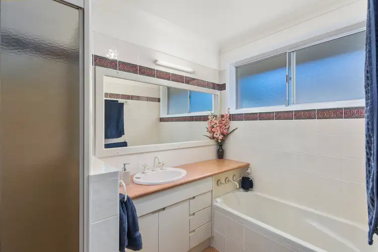 Fifth view of Homely house listing, 10 Fairloch Avenue, Farmborough Heights NSW 2526