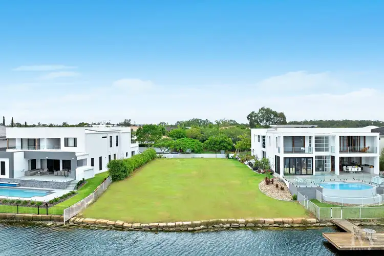 28 Pearl Beach Drive, Helensvale QLD 4212