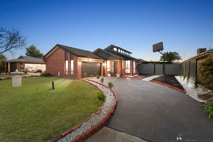 15 Hoddle Court, Melton West VIC 3337