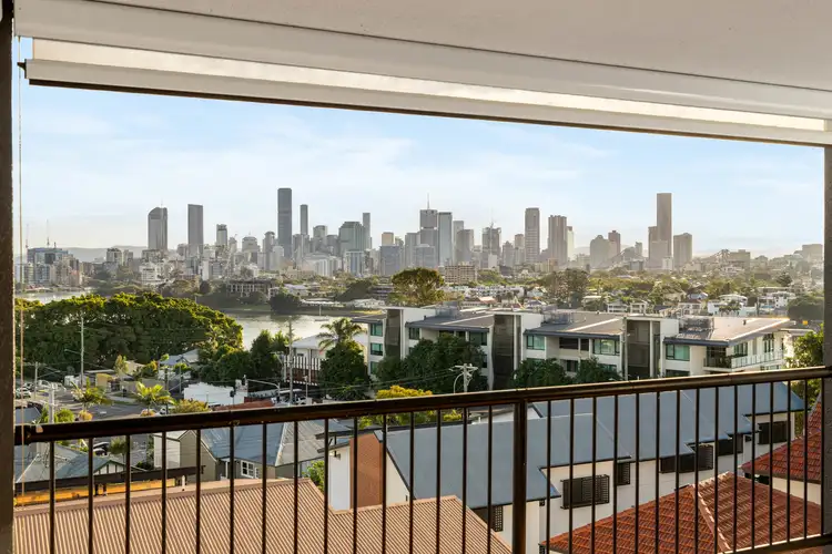 21/16 Norman Crescent