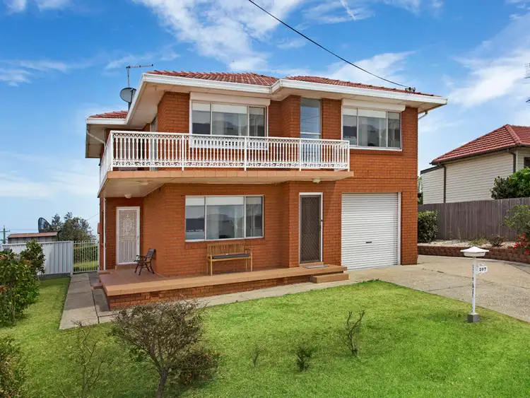 1/207 Flagstaff Road, Lake Heights NSW 2502