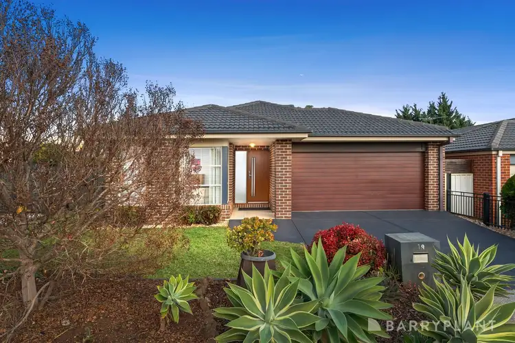 19 Soaring Road, Tarneit VIC 3029