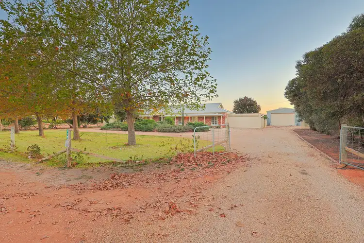 152 McEdward Street, Birdwoodton VIC 3505