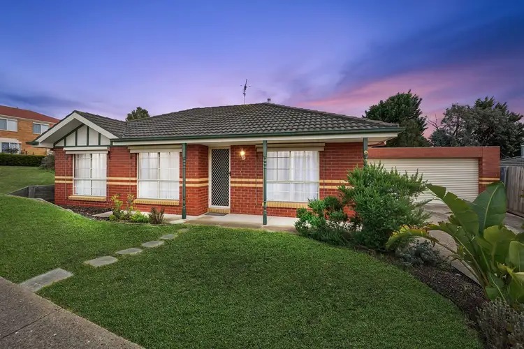 8 Amarina Crescent, Grovedale VIC 3216