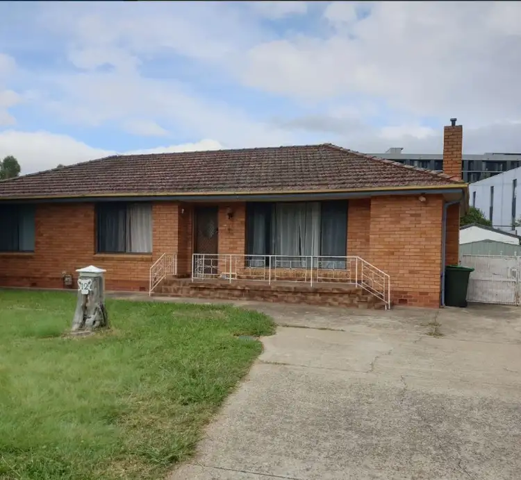 12 Owen Crescent, Lyneham ACT 2602