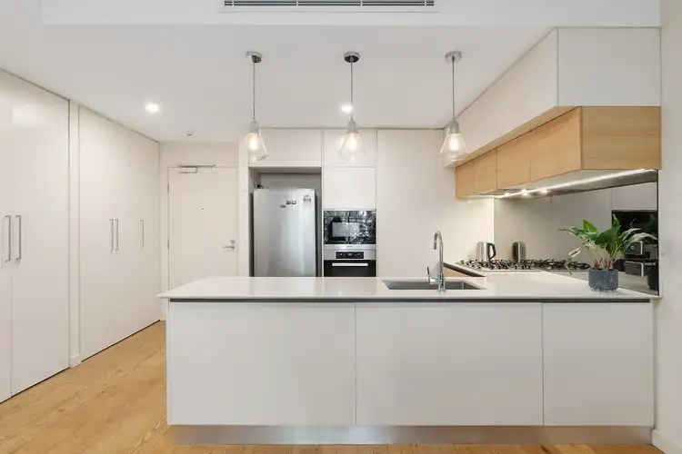 102/20 Kendall Street