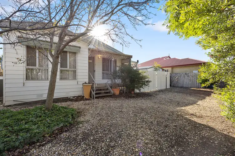17 Hume Avenue
