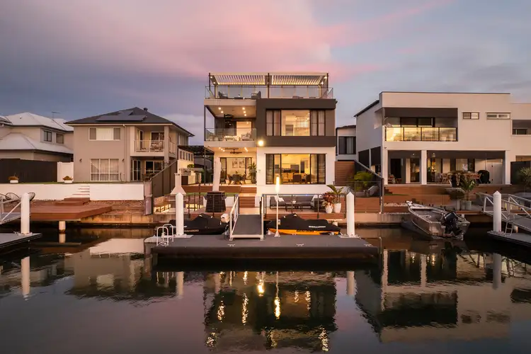 85 Quay Circuit, Newport QLD 4020