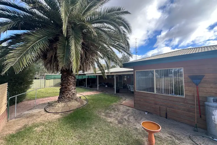 25 Henrietta Street, York WA 6302