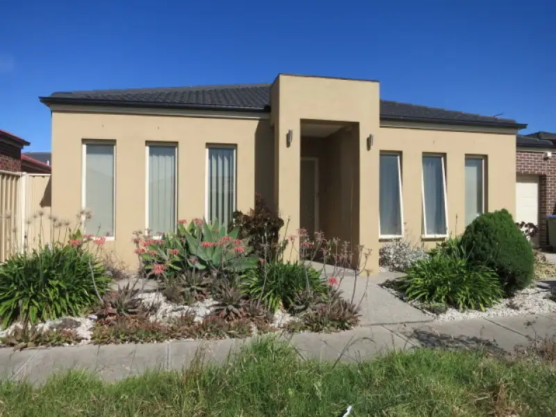 Main view of Homely house listing, 2/39 Horseshoe Circuit, Truganina VIC 3029