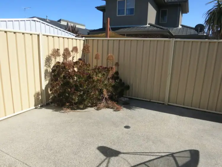 Fifth view of Homely house listing, 2/39 Horseshoe Circuit, Truganina VIC 3029