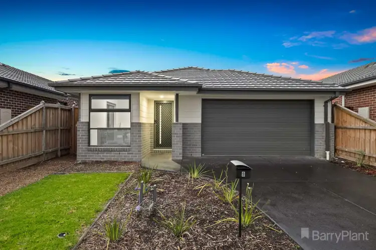 8 Shirley Street, Pakenham VIC 3810