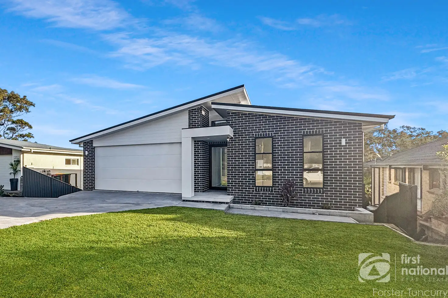 Main view of Homely semi-detached listing, 1/9 Timbertop Avenue, Forster NSW 2428