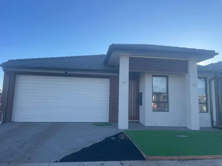 18 Skyline Road, Fraser Rise VIC 3336