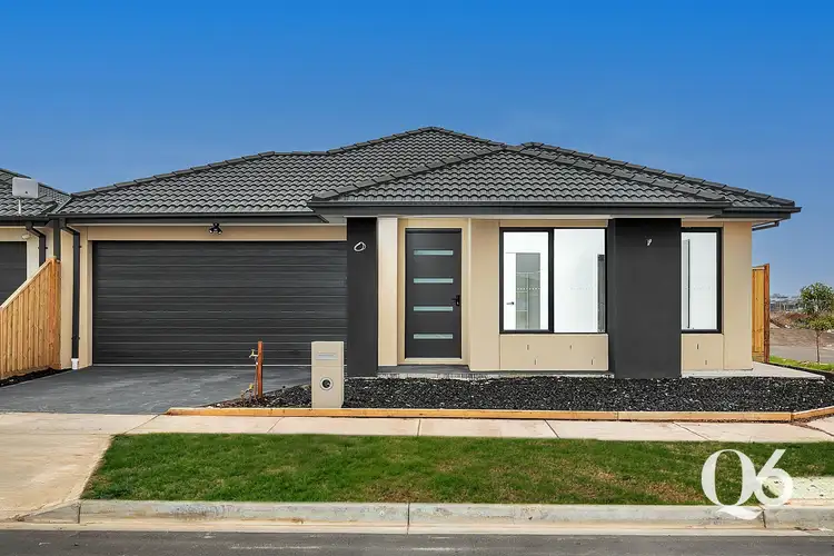 7 Shimmer Entrance, Fraser Rise VIC 3336