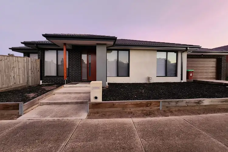 1 Gemma Street, Cranbourne East VIC 3977