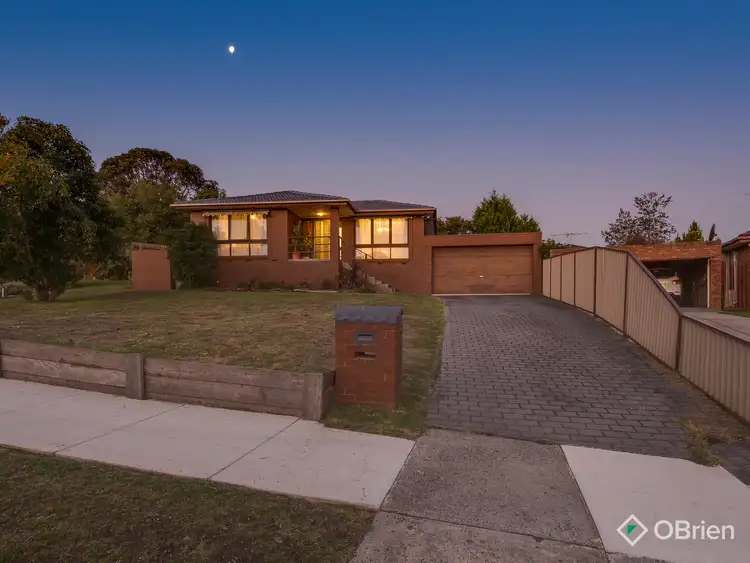 6 Leprosa Close, Endeavour Hills VIC 3802