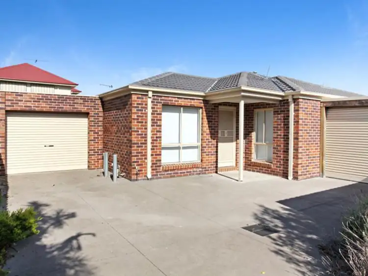 2/6 Farnsworth Street, Sunshine VIC 3020