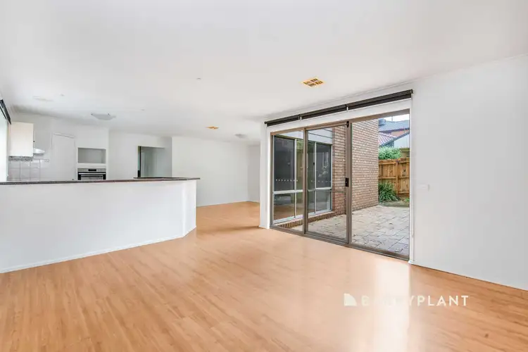 Fifth view of Homely house listing, 2 Cullen Close, Berwick VIC 3806